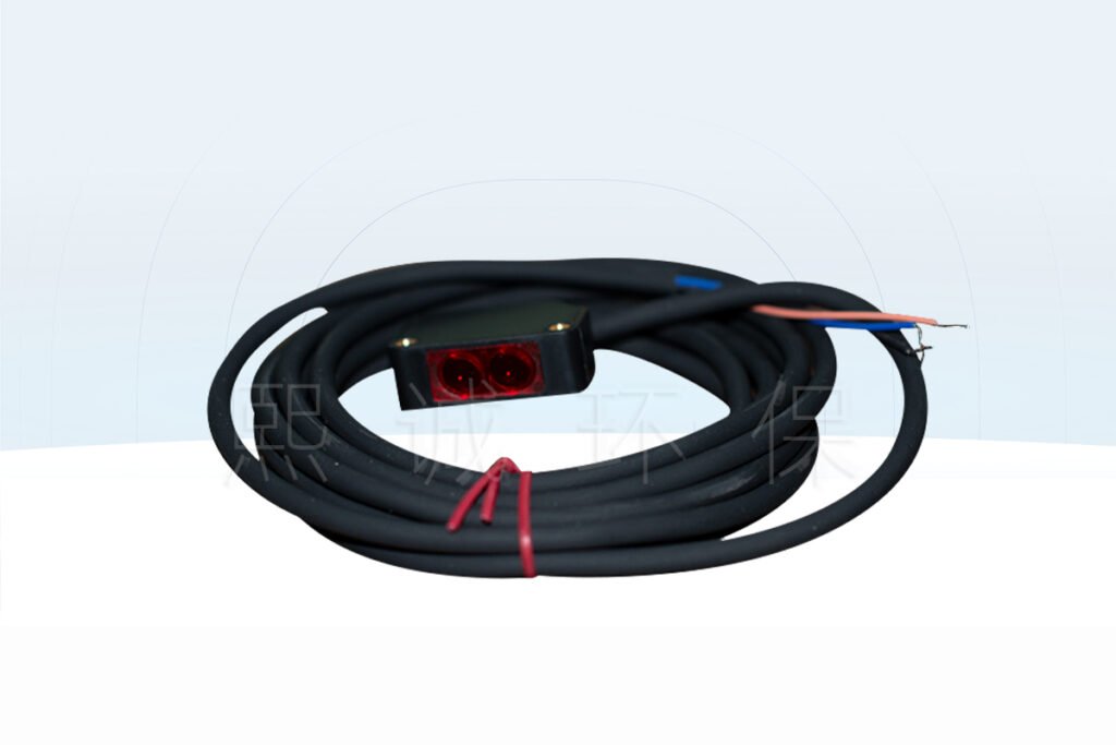 Fume hood sash safety sensor with reflective photoelectric detector and cable