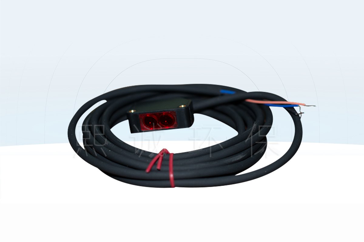 Fume hood sash safety sensor with reflective photoelectric detector and cable