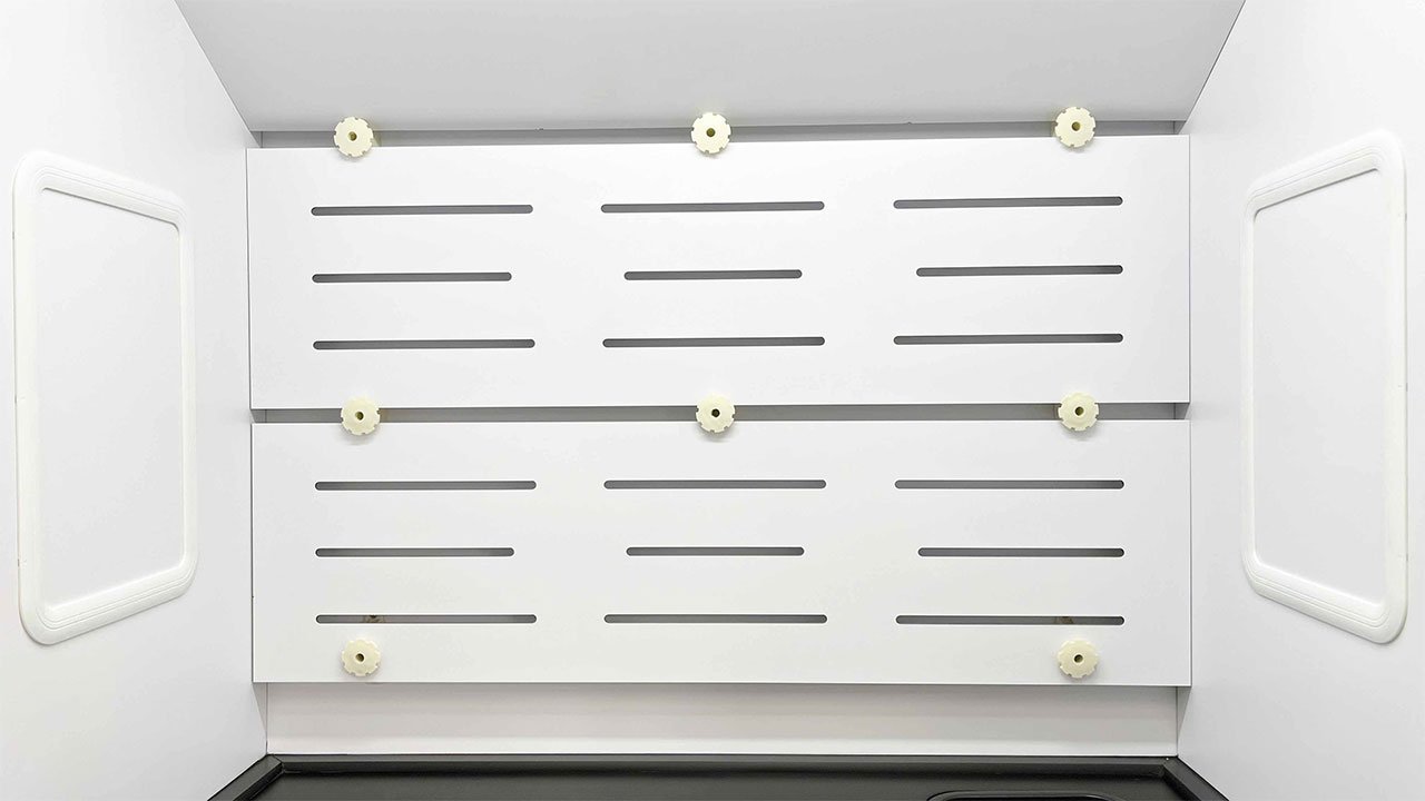 Benchtop fume hood chamber with removable rear baffle