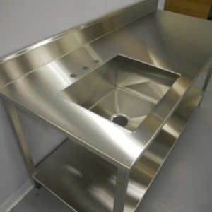 Single bowl stainless steel laboratory sink workstation with open-frame support and undershelf