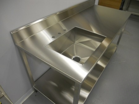 Single bowl stainless steel laboratory sink workstation with open-frame support and undershelf